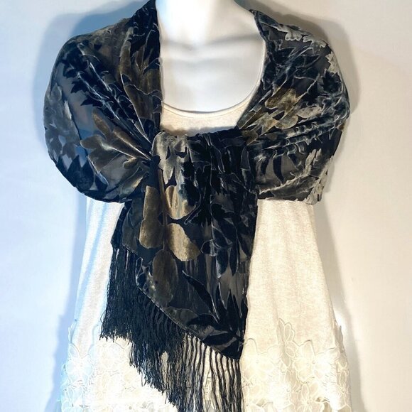 Scarf Leaf Nature Burnout Velvet Print Wrap Black & Gray Whimsigoth Witchy Forma - Picture 7 of 8